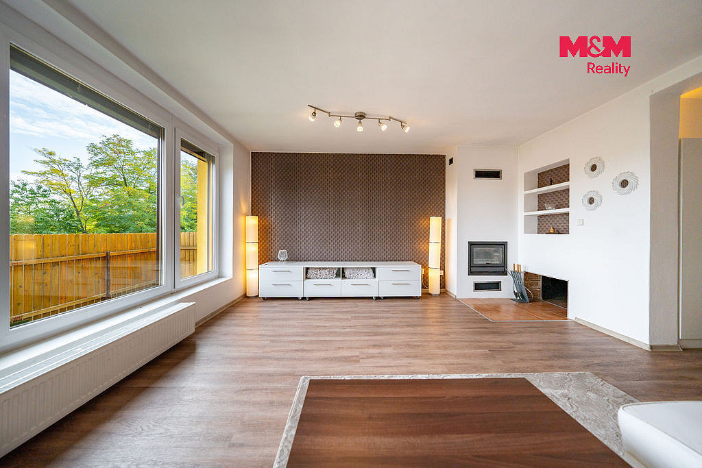 Prodej domu 250 m² s pozemkem 817 m² – fotografie 2