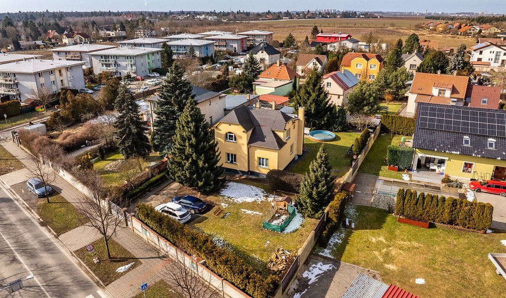 Prodej domu 163 m² s pozemkem 1 205 m², Šestajovice – náhled fotky 39