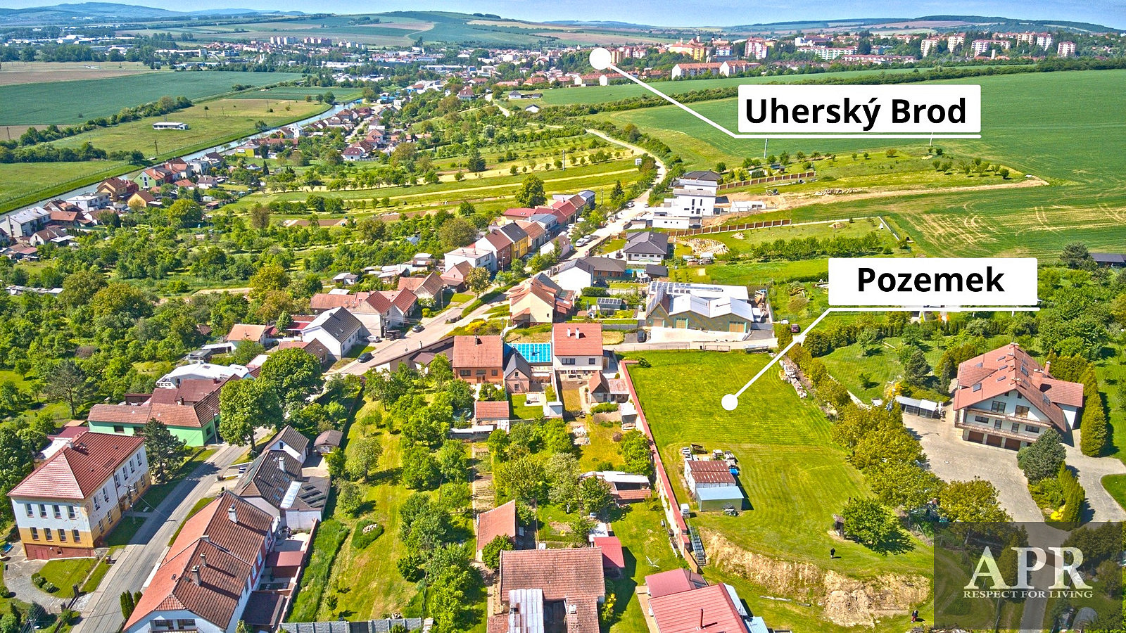 Prodej stavebního pozemku 2 554 m²