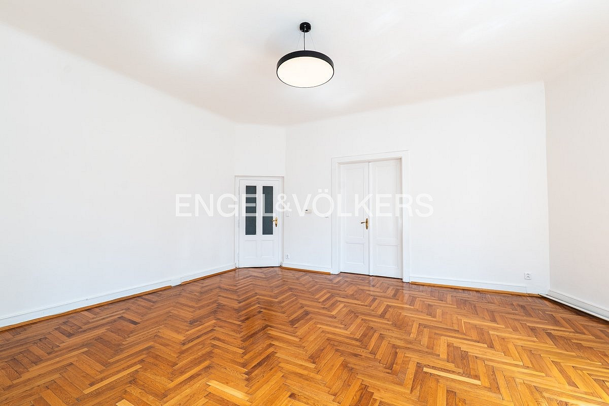 Pronájem kanceláře 92 m² – fotografie 5