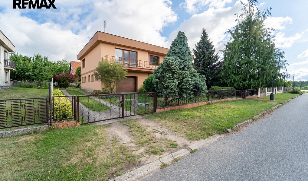 Prodej domu 234 m² s pozemkem 999 m², Týnec nad Labem – náhled fotky 55