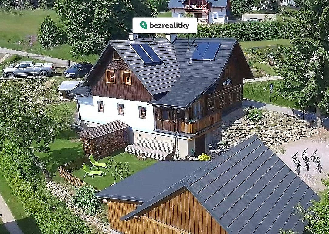 Prodej domu 211 m² s pozemkem 1 560 m²