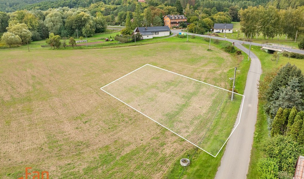Prodej stavebního pozemku 1 015 m², Medonosy – náhled fotky 6