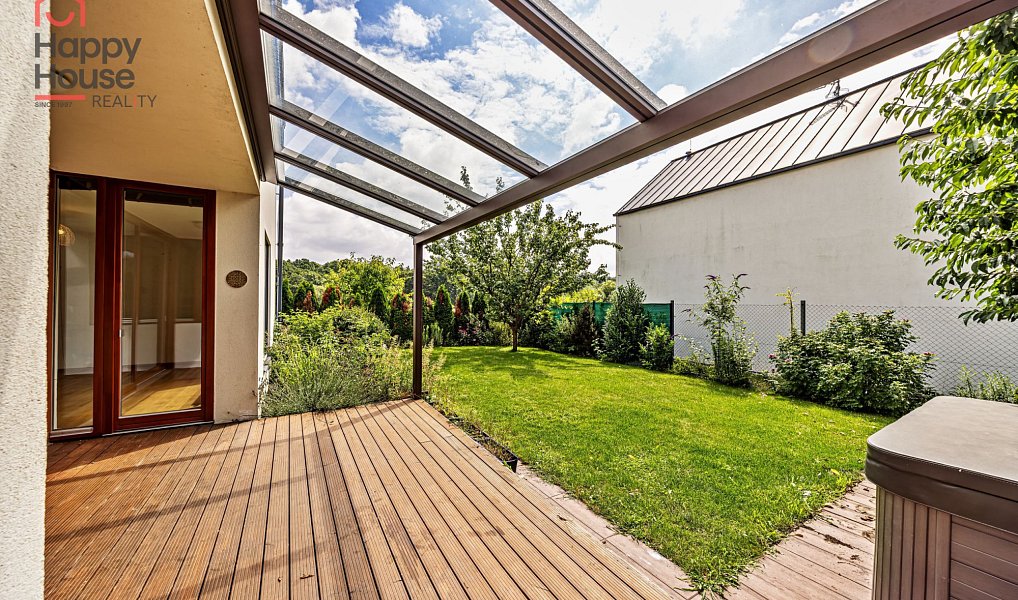Prodej domu 200 m² s pozemkem 408 m², Praha – náhled fotky 2