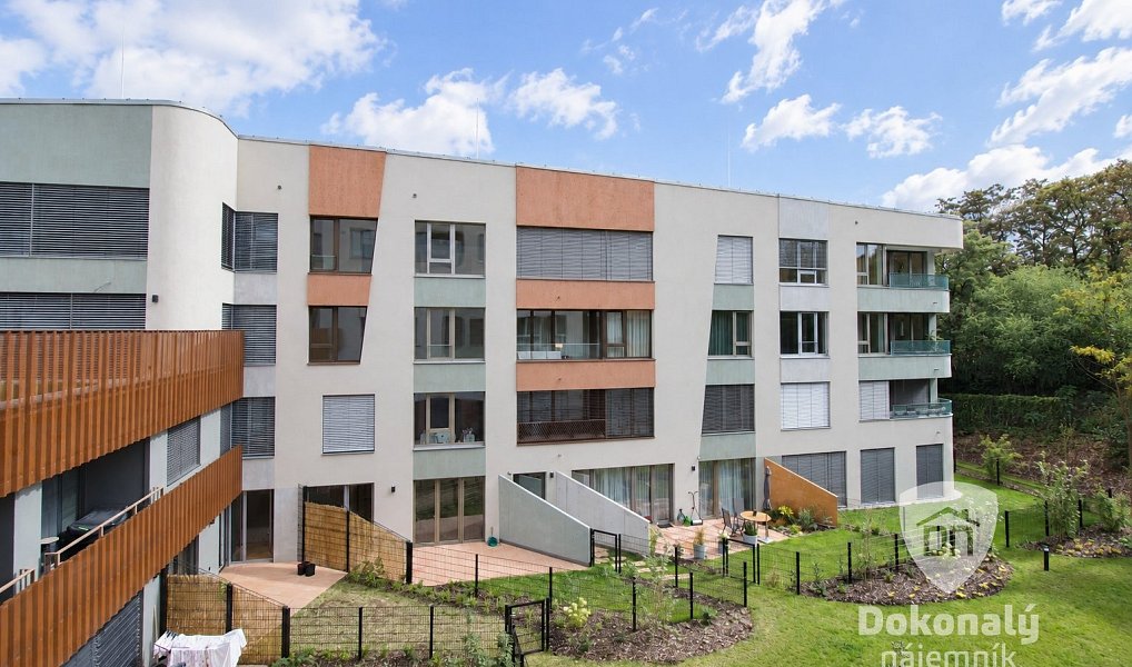 Pronájem bytu 1+kk 36 m², Praha – náhled fotky 16