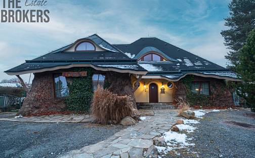 Prodej domu 325 m² s pozemkem 1 065 m², V Pohádce, Kunice - Vidovice, okres Praha-východ