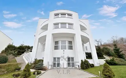 Pronájem domu 839 m² s pozemkem 1 056 m², Nový Zlíchov, Praha 5 - Smíchov