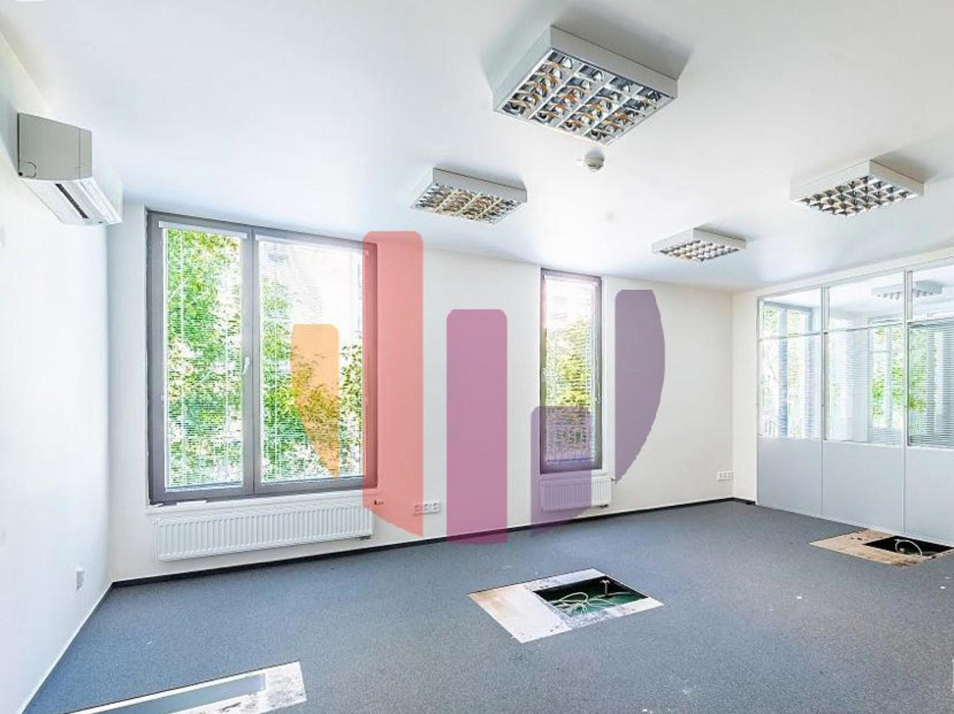 Pronájem kanceláře 319 m² — photo 3
