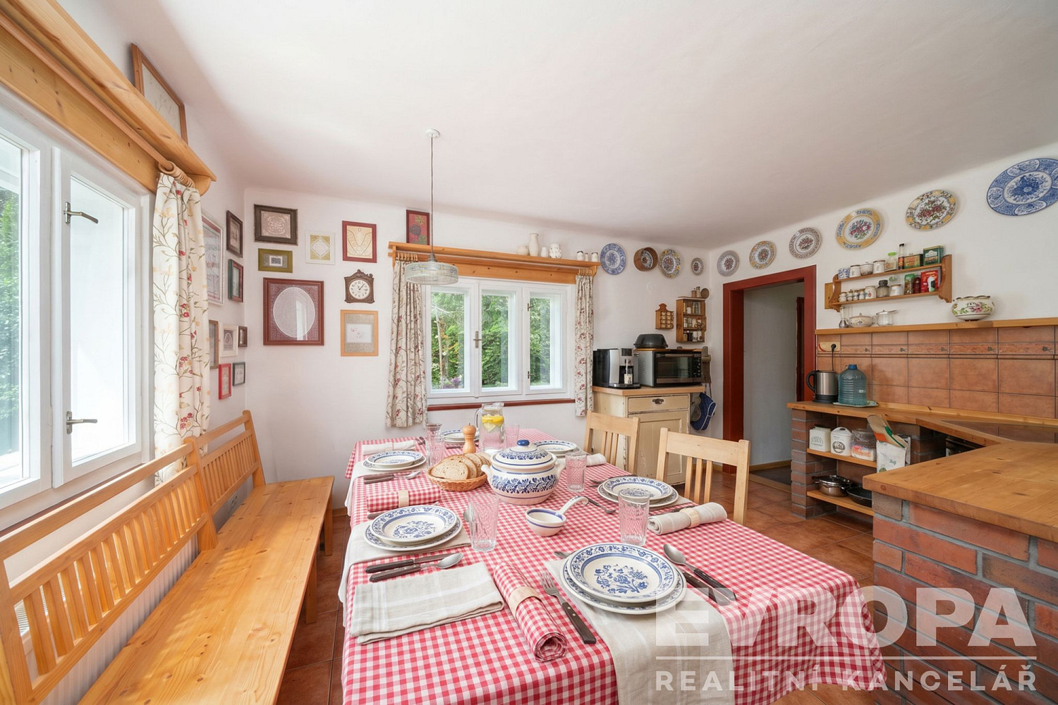 Prodej domu 300 m² s pozemkem 29 596 m² – fotografie 2