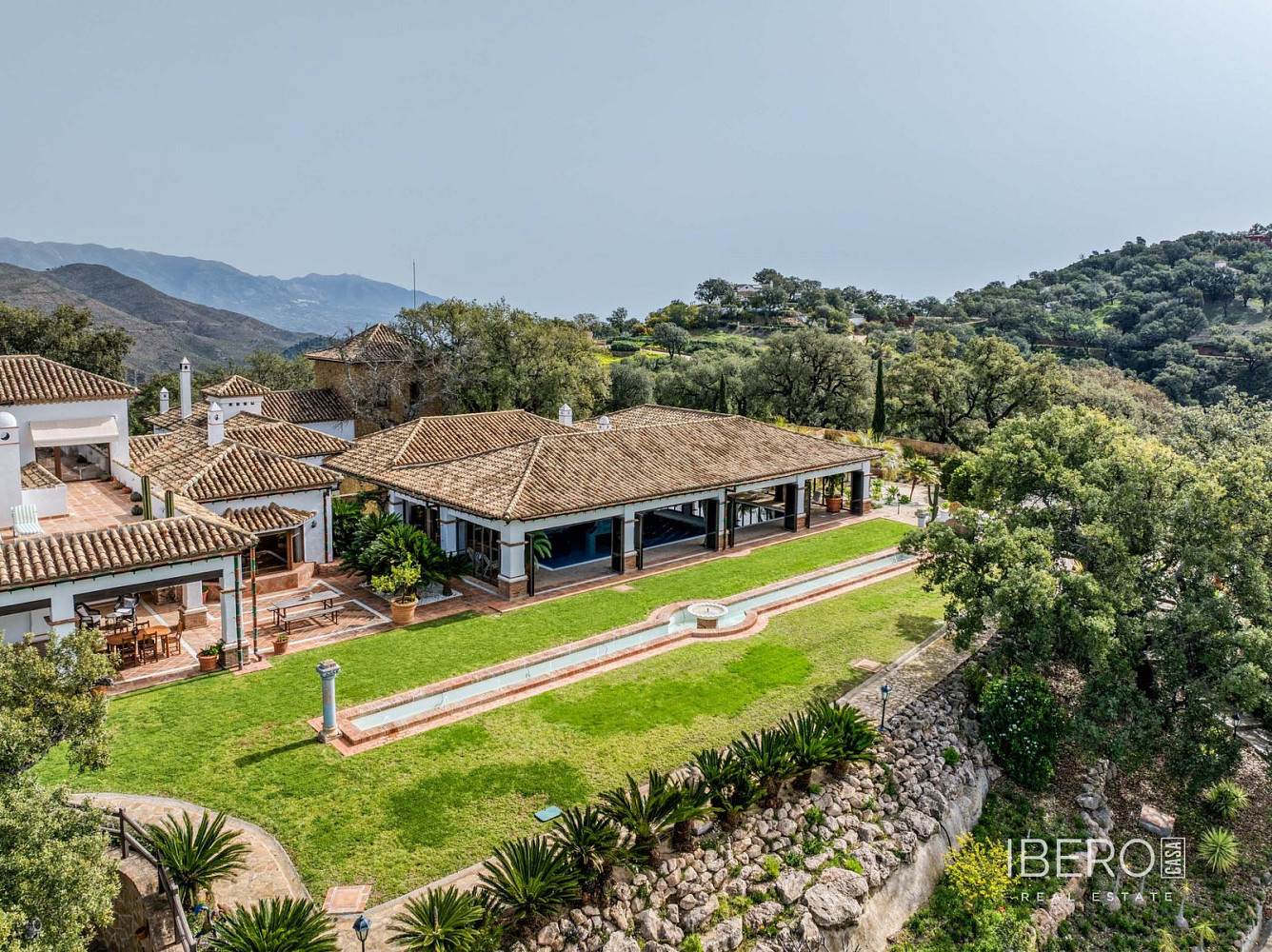 Prodej domu 1 254 m² s pozemkem 49 832 m²
