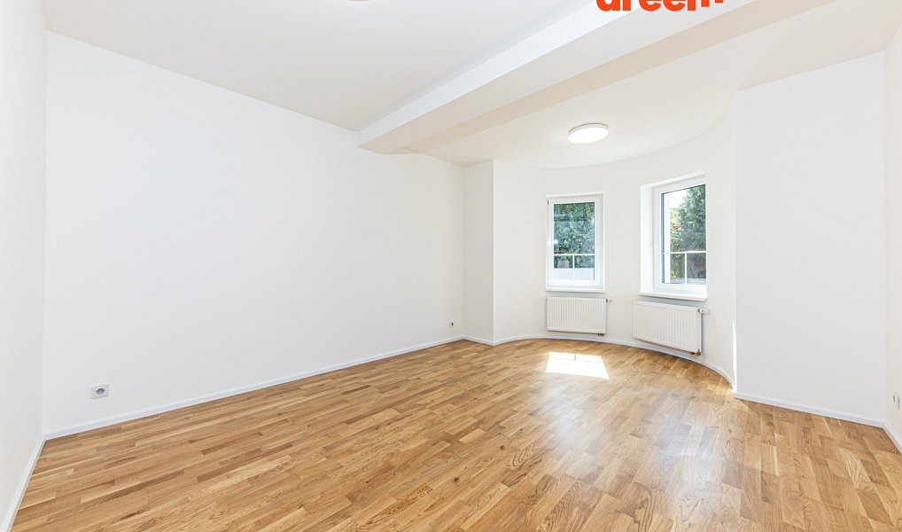 Prodej domu 200 m² s pozemkem 380 m², Praha – náhled fotky 30