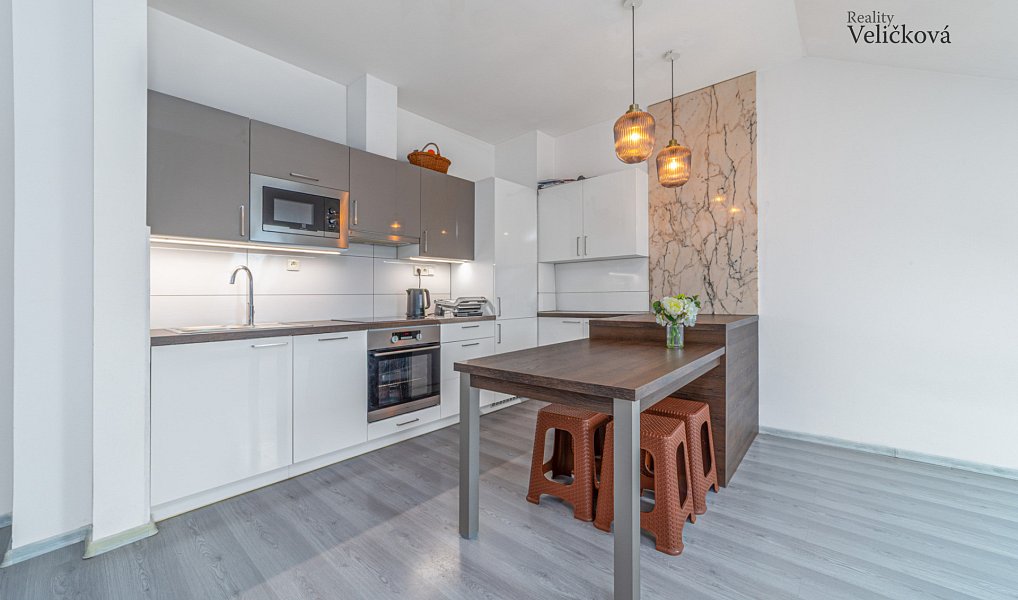 Prodej bytu 3+kk 75 m², Milovice – náhled fotky 7