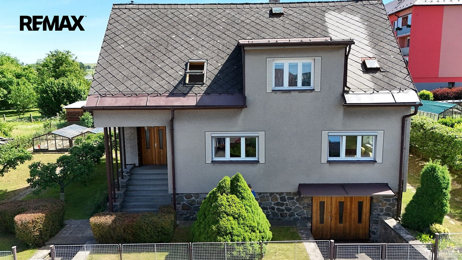 Prodej domu 198 m² s pozemkem 122 m²