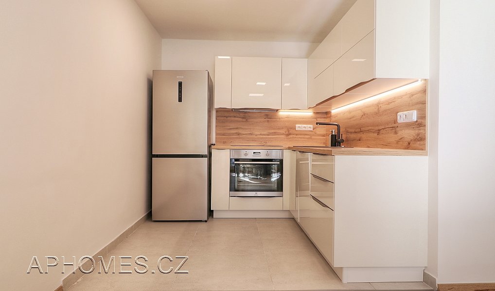 Pronájem bytu 2+kk 40 m², Praha – náhled fotky 2