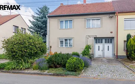 Prodej domu 180 m² s pozemkem 230 m², Velké Bílovice, okres Břeclav
