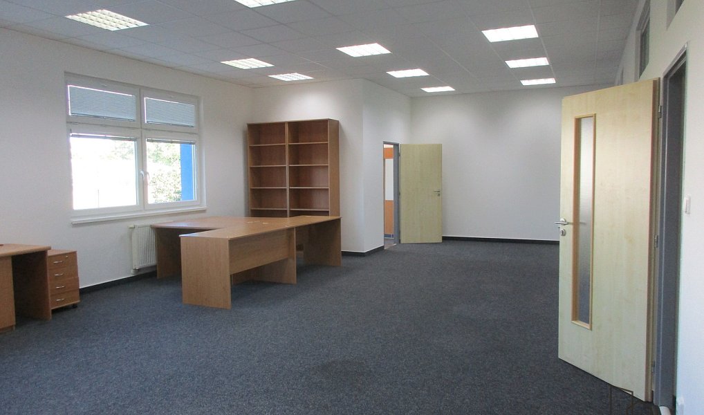 Pronájem kanceláře 105 m², Veselí nad Moravou – fotka 1 z 17
