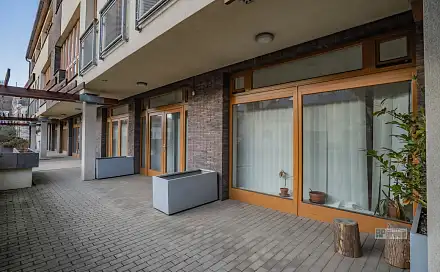 Pronájem obchodních prostor 104 m², Hlubočepská, Praha 5 - Hlubočepy
