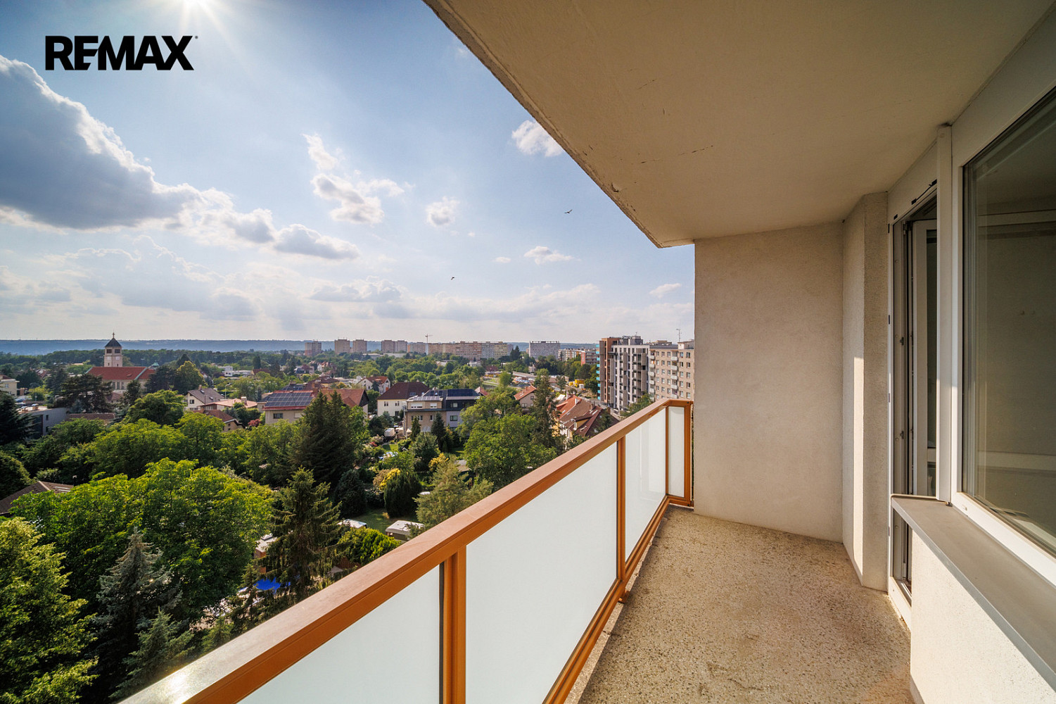 Prodej bytu 1+kk 29 m² — photo 2