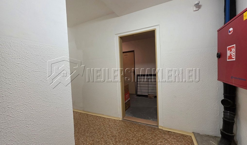 Prodej bytu 4+1 84 m², Praha – náhled fotky 31