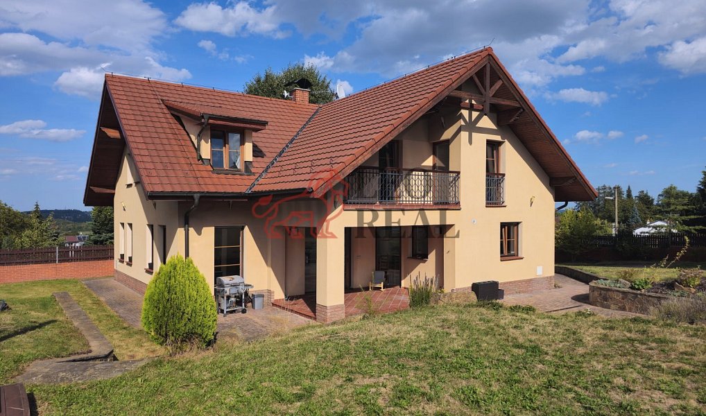 Prodej domu 316 m² s pozemkem 1 751 m², Kamenice – fotka 1 z 39
