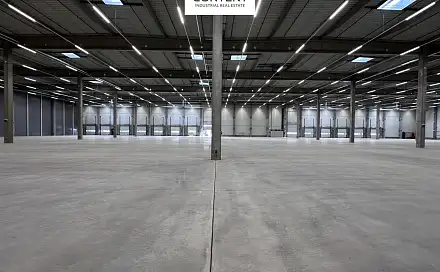 Pronájem výrobních prostor 4 000 m², Salavcova, Pardubice - Rosice