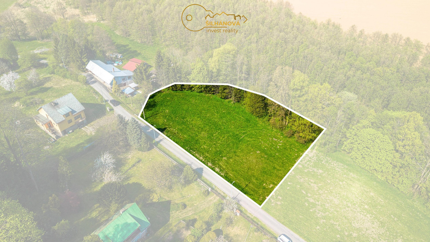 Prodej stavebního pozemku 2 596 m² – fotografie 2