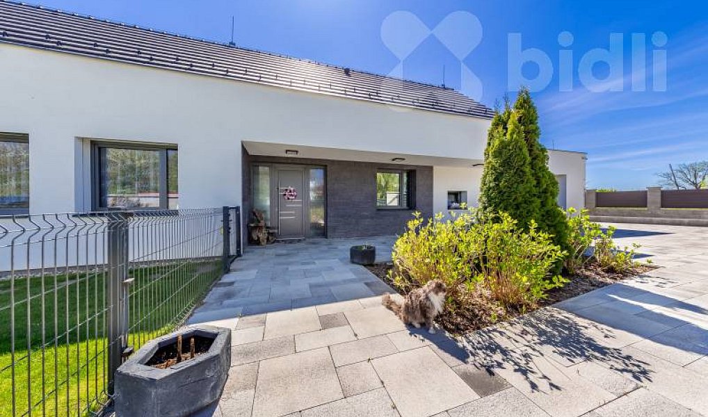 Prodej domu 379 m² s pozemkem 1 341 m², Horoměřice – fotka 1 z 33