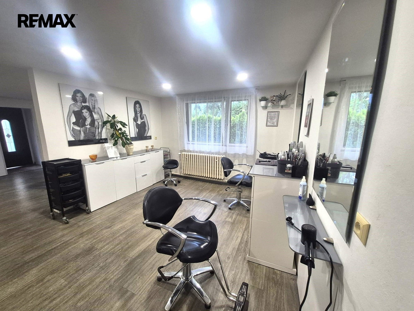 Pronájem obchodních prostor 67 m²