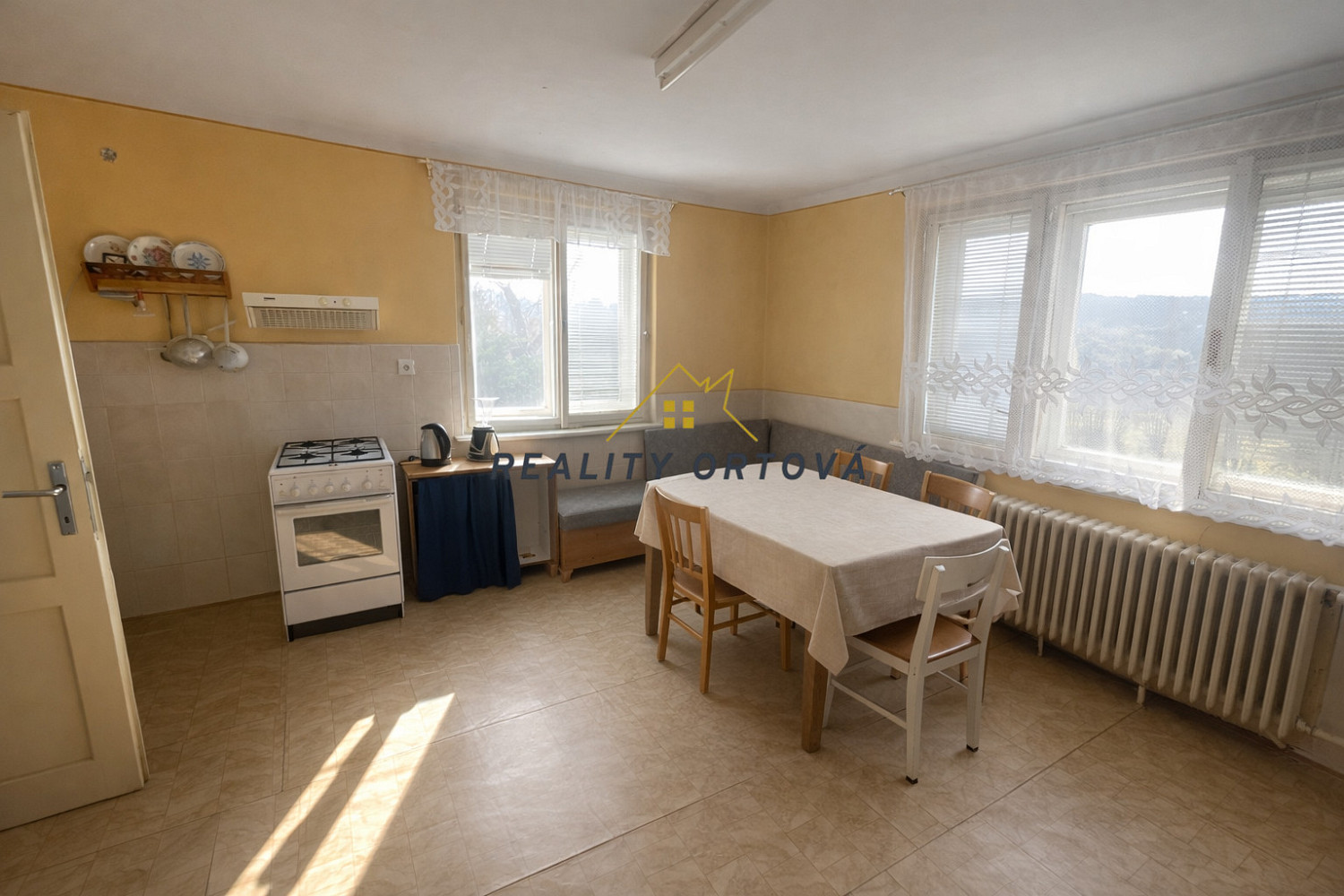 Prodej domu 179 m² s pozemkem 3 930 m² – fotografie 2