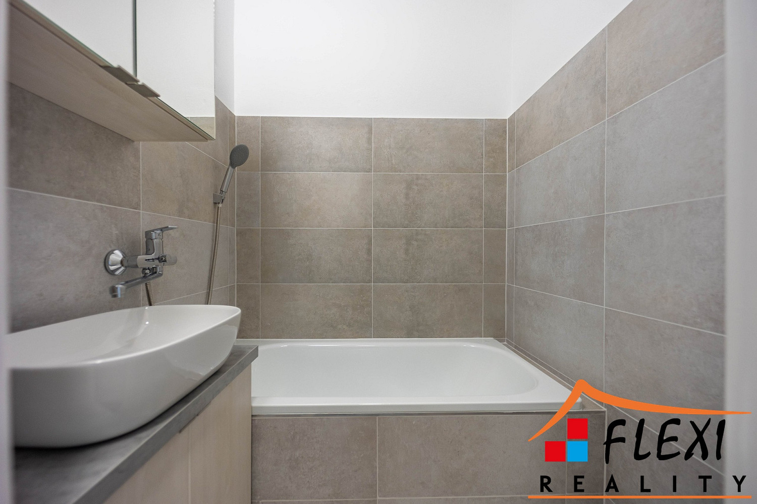 Pronájem bytu 2+1 55 m² – fotografie 3