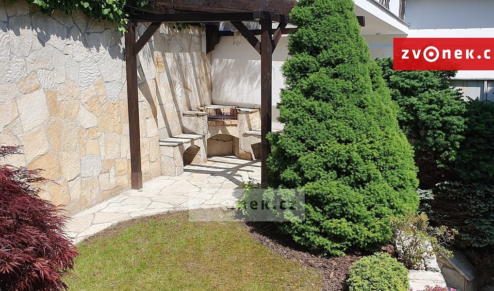 Pronájem domu 270 m² s pozemkem 200 m², Zlín – náhled fotky 25