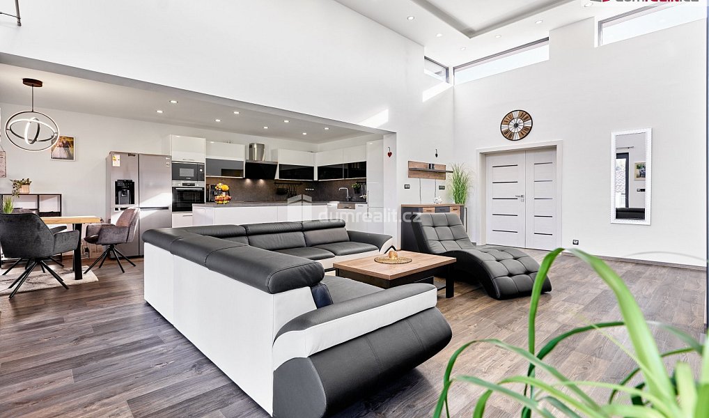 Prodej domu 136 m² s pozemkem 857 m², Nová Role – náhled fotky 3