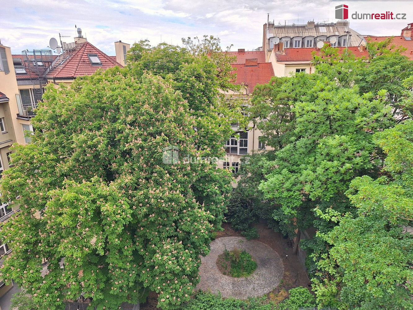 Pronájem bytu 1+kk 28 m²