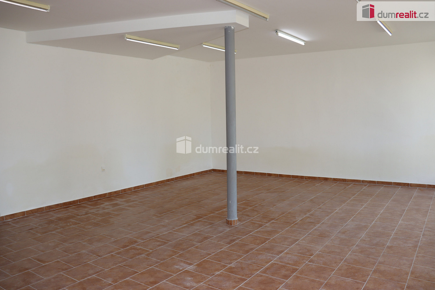Pronájem obchodních prostor 160 m² – fotografie 4