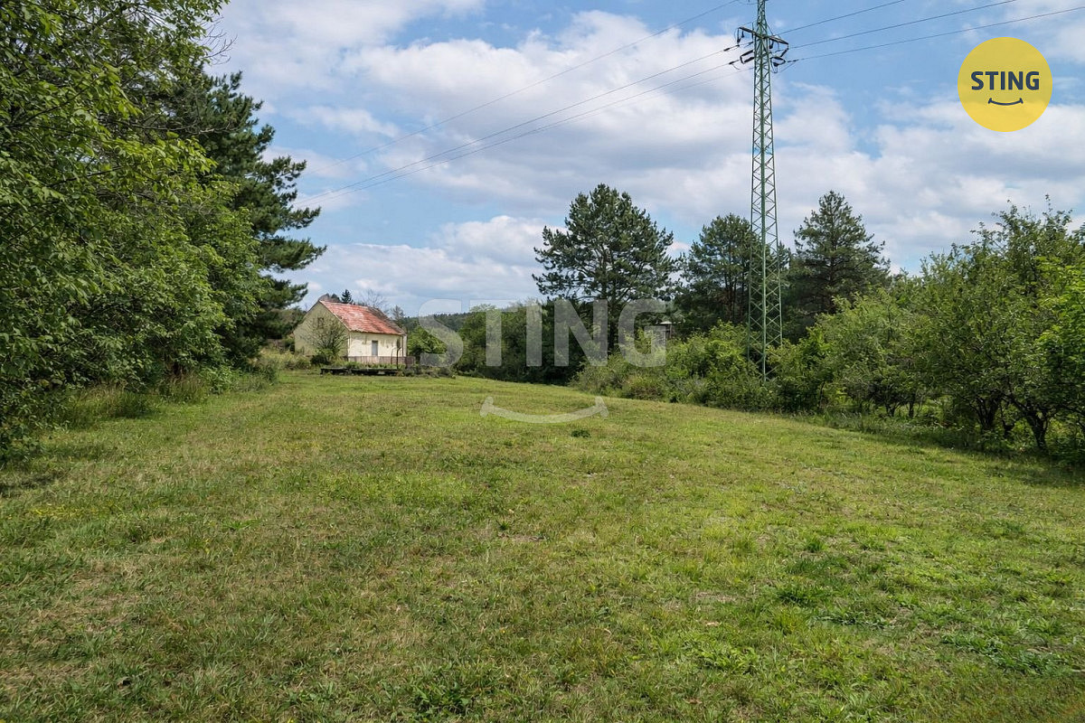 Prodej stavebního pozemku 1 378 m² – další