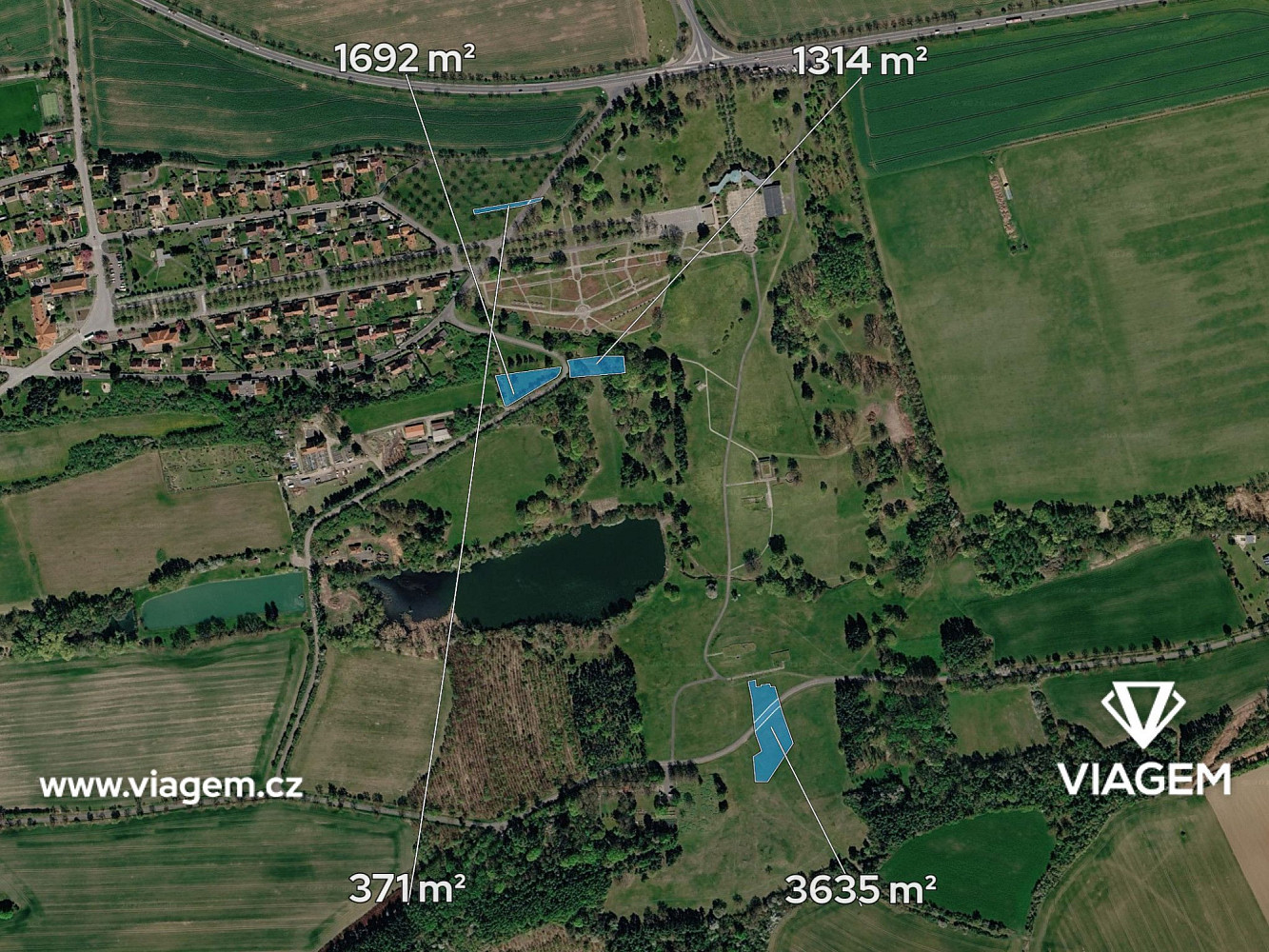 Prodej pozemku 858 m² – fotografie 2
