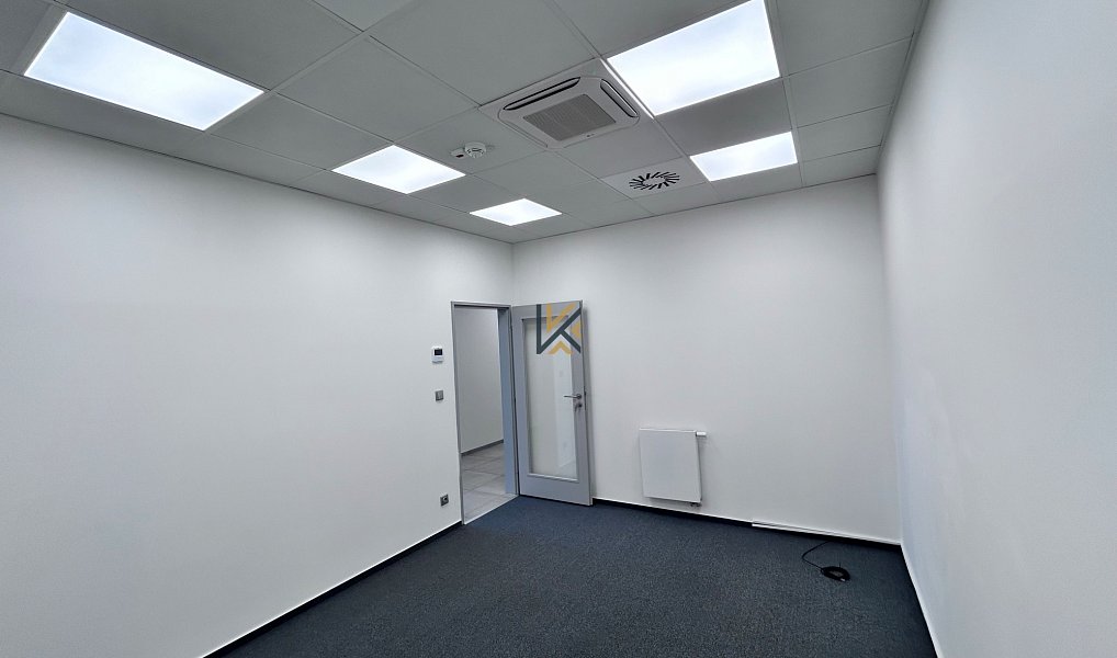Pronájem kanceláře 199 m², Praha – náhled fotky 12