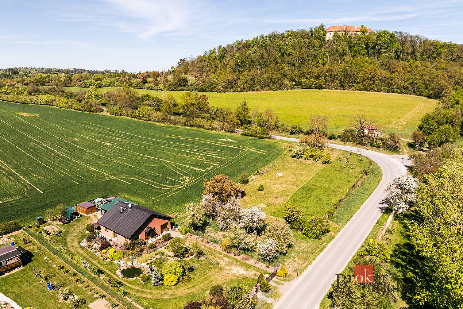 Prodej stavebního pozemku 996 m² – fotografie 4