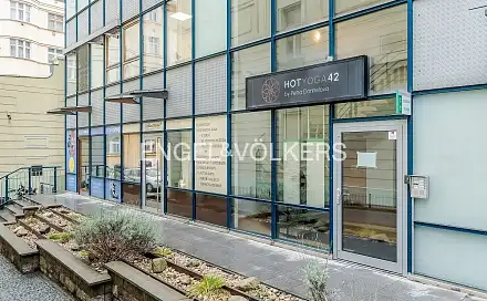 Pronájem obchodních prostor 360 m²