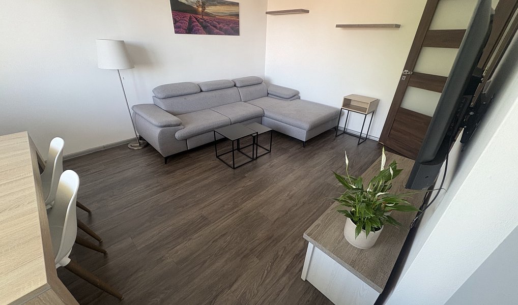Pronájem bytu 3+1 68 m², Jičín – náhled fotky 3