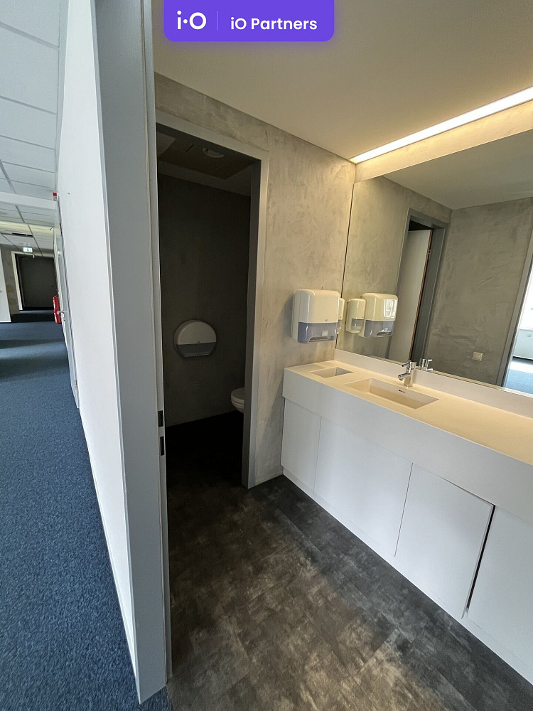 Pronájem kanceláře 360 m² – fotografie 4
