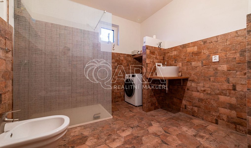 Prodej domu 105 m² s pozemkem 2 043 m², Lochovice – náhled fotky 20