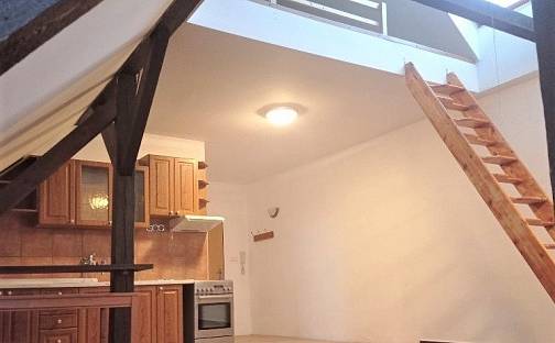 Pronájem bytu 1+kk 51 m², Riegrovo náměstí, Kroměříž