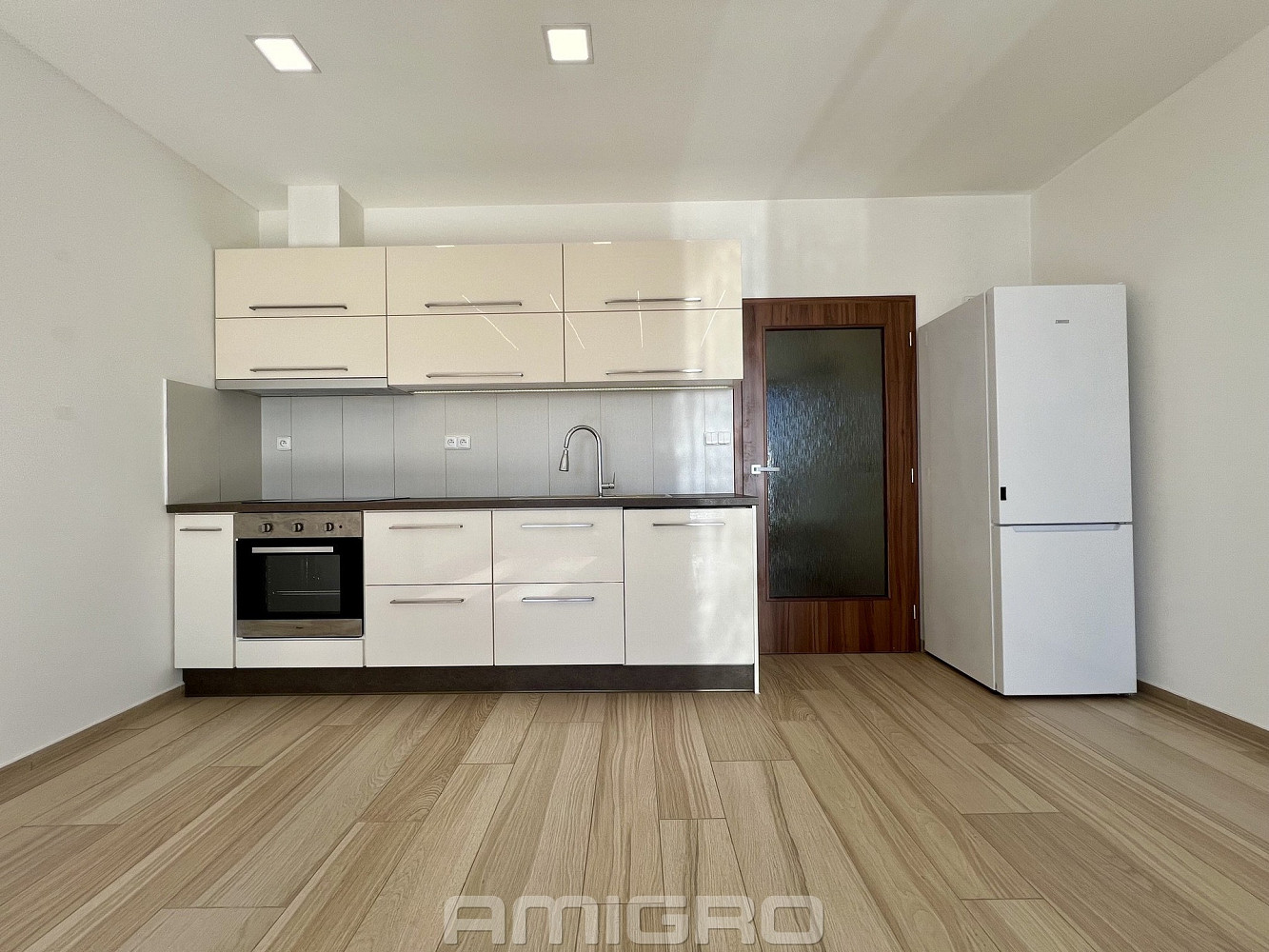 Pronájem bytu 1+kk 38 m² – fotografie 2