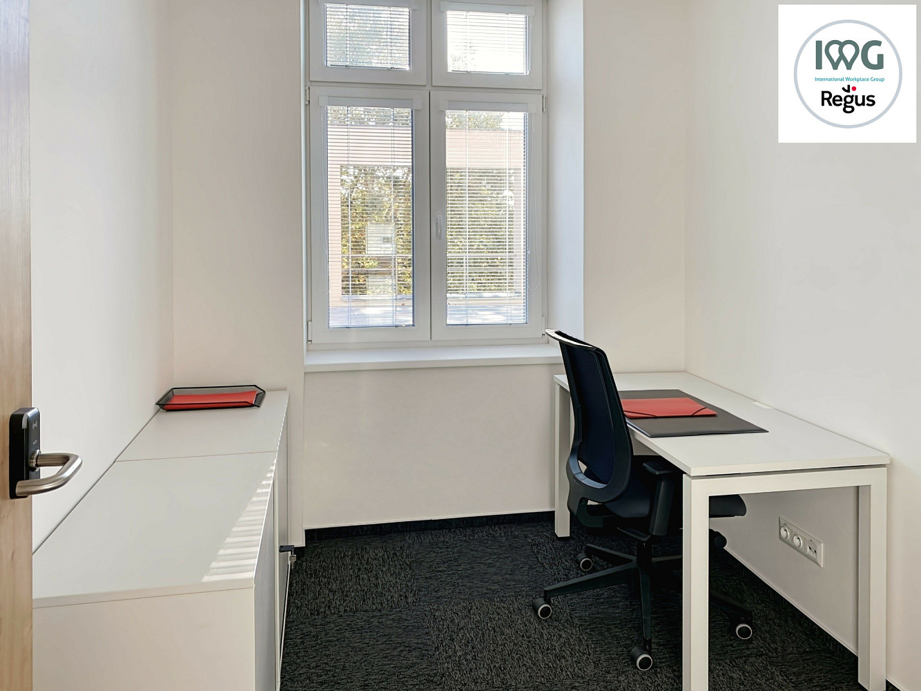 Pronájem kanceláře 10 m² — photo 3