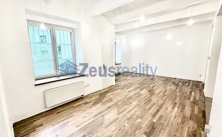 Pronájem kanceláře 48 m², Mlékárenská, Praha 9 - Vysočany