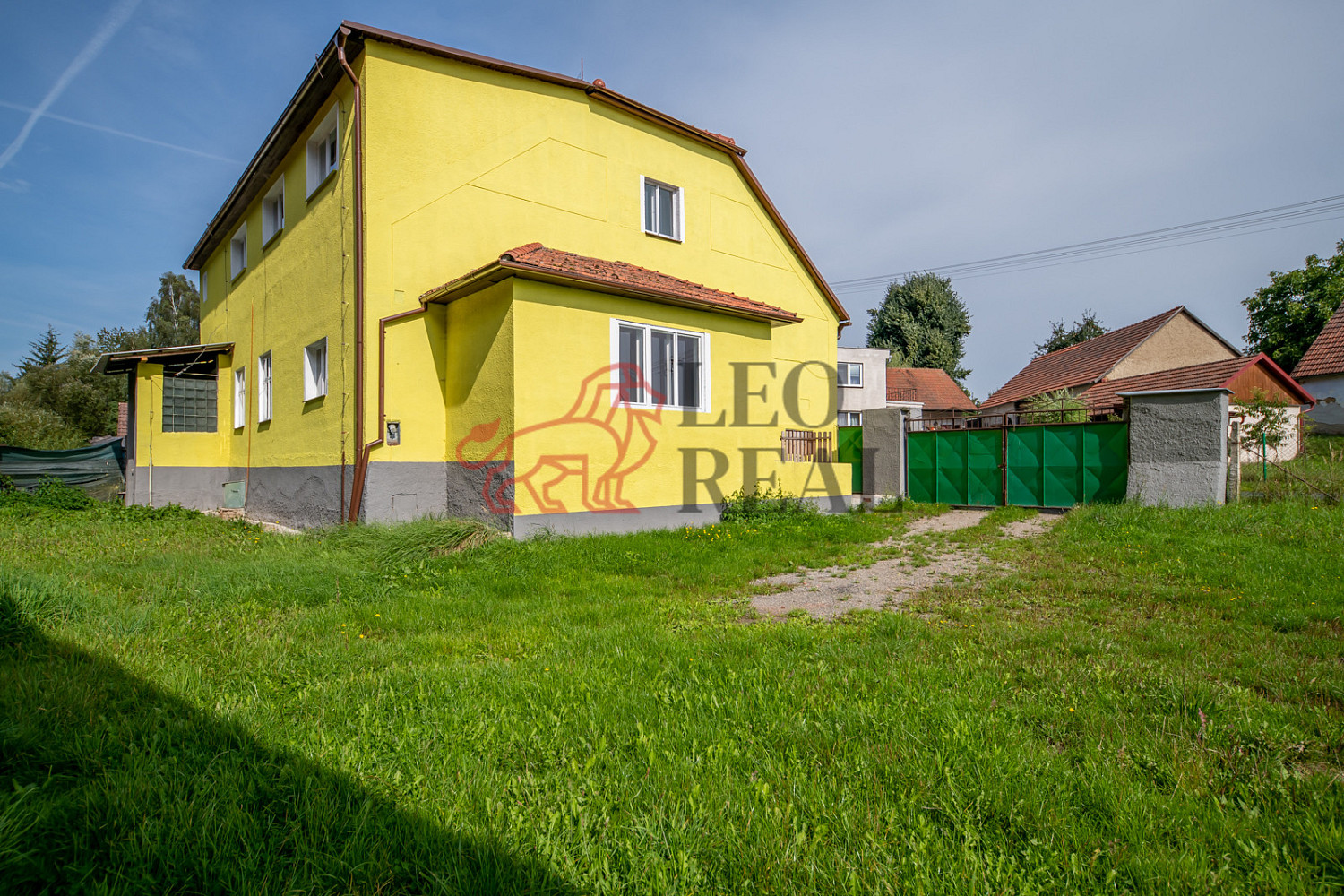 Prodej domu 321 m² s pozemkem 891 m² – fotografie 2