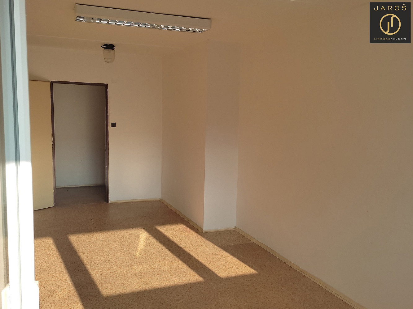 Pronájem kanceláře 20 m² – fotografie 5