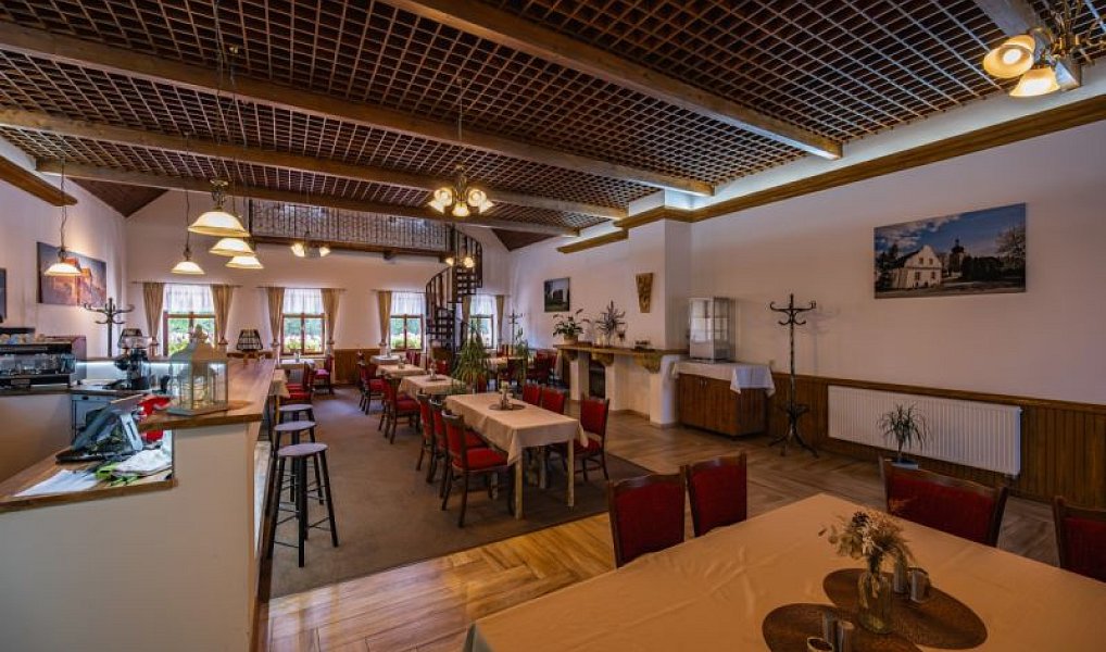 Pronájem restaurace 150 m², Opočno – náhled fotky 2