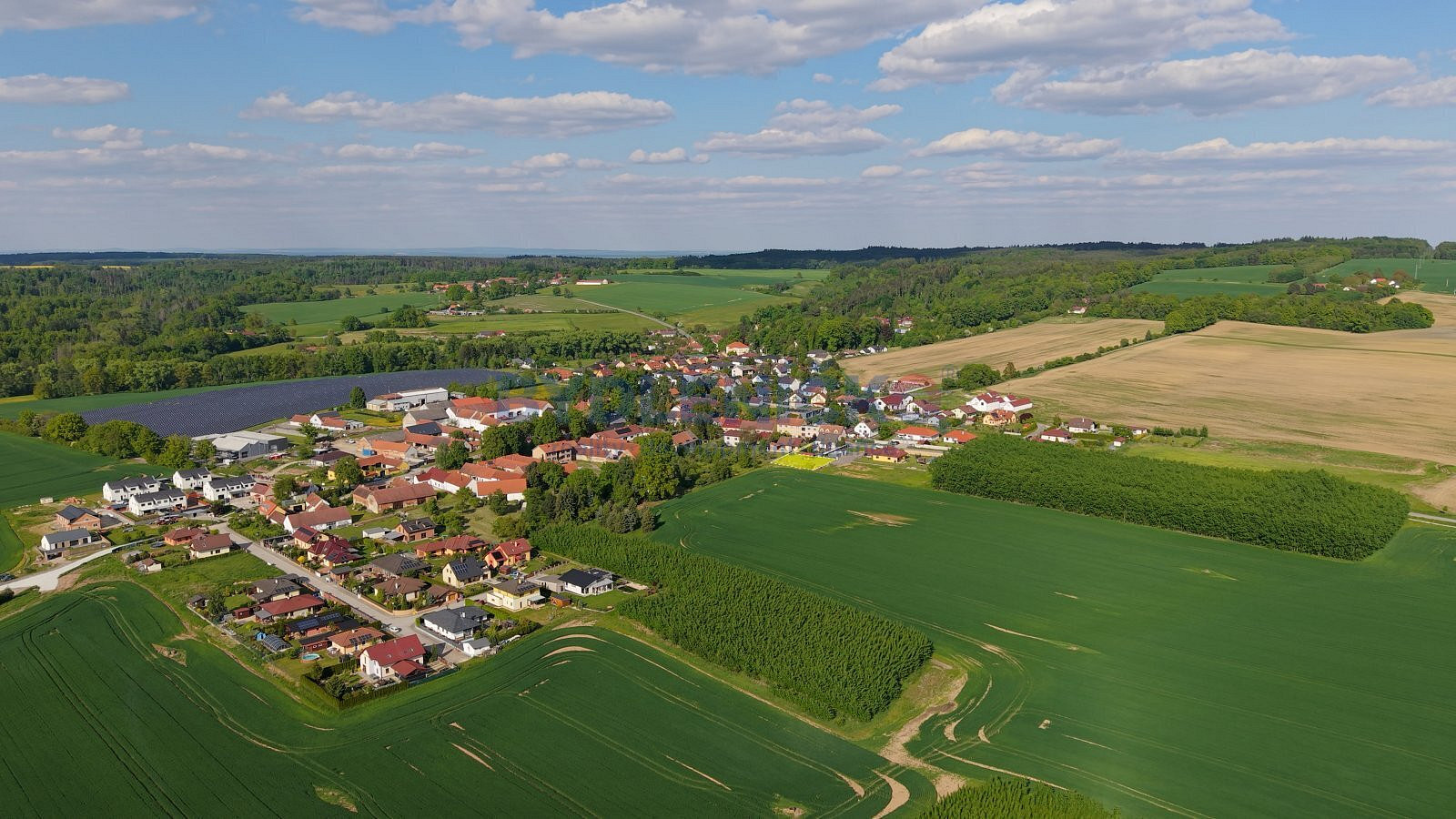 Prodej stavebního pozemku 715 m² – fotografie 4